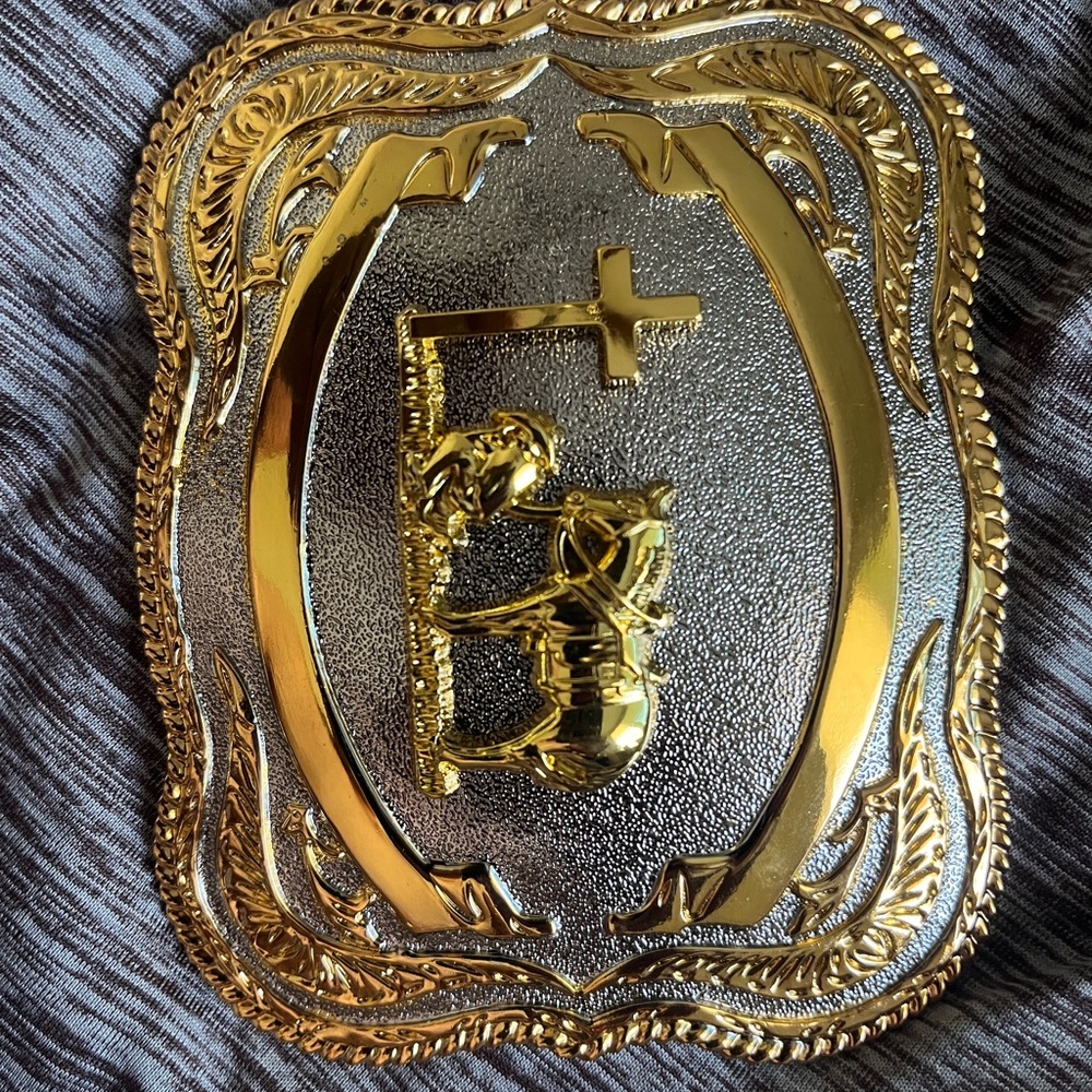 Gold and Silver Western Belt Buckle - Picture 5 of 6